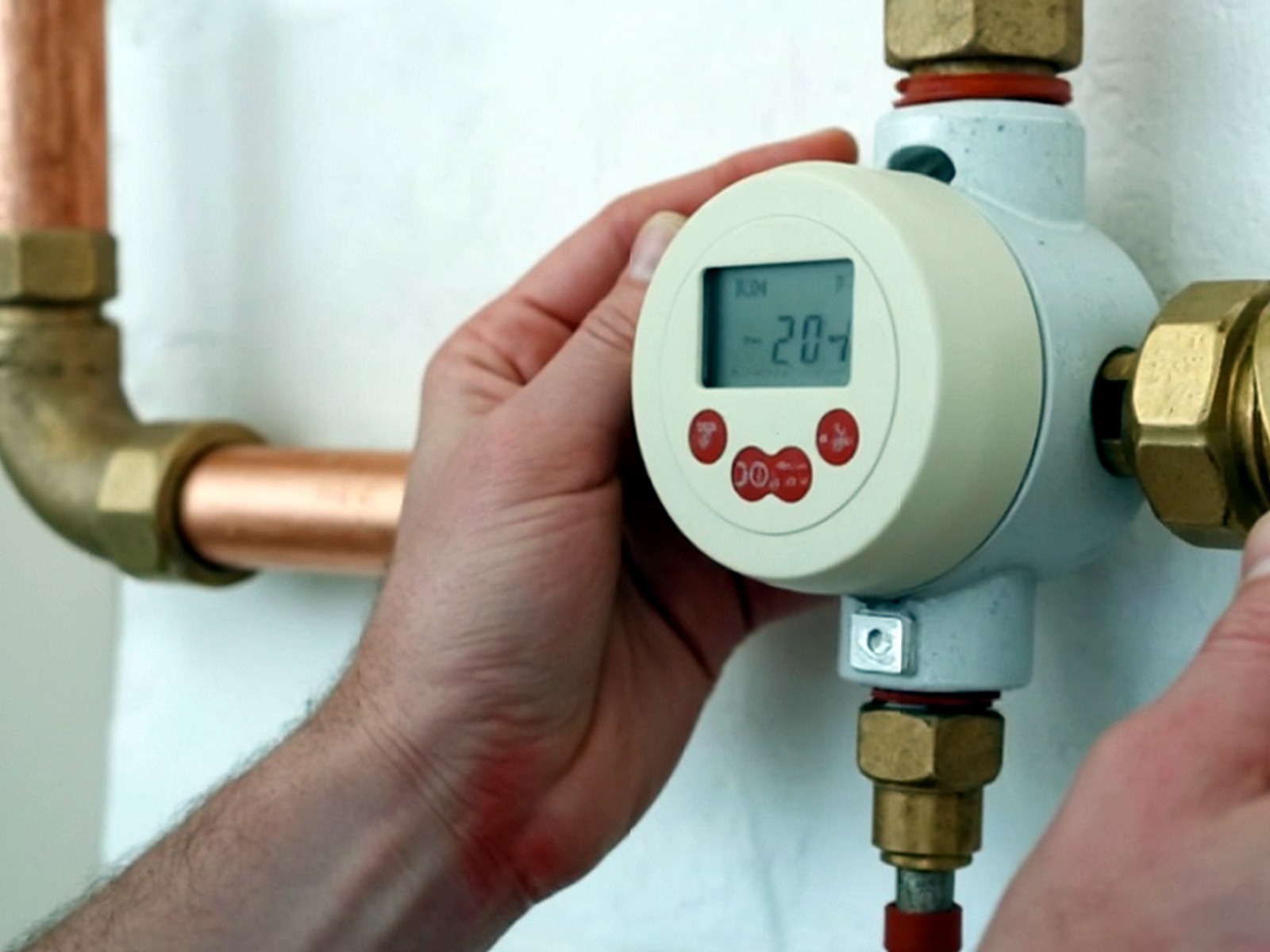 Замена теплосчетчика на трубопроводе